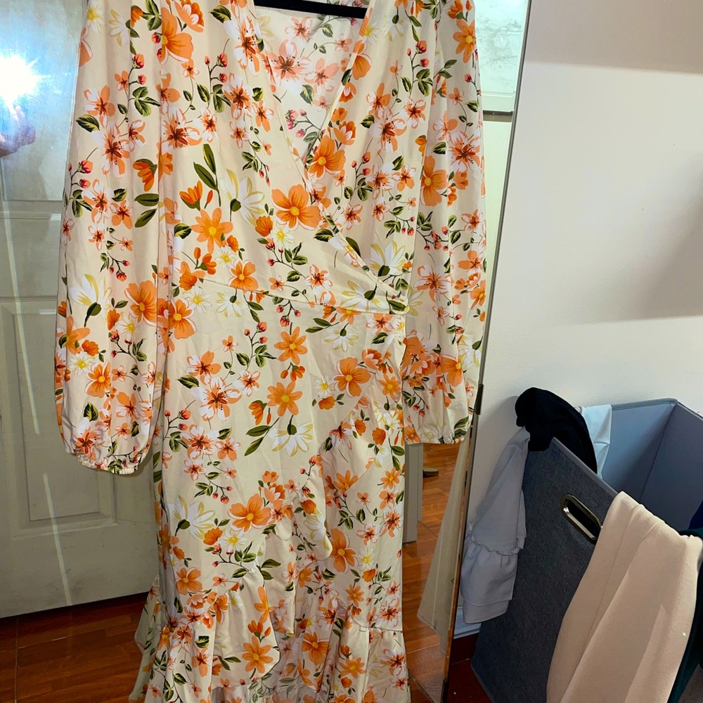 SHEIN floral wraparound v neck dress; size XL
